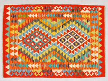 Carica l&#39;immagine nel visualizzatore di Gallery, Kilim Kaudani Lana Hand Made In Afganistan 117x82 CM (Galleriafarah1970)
