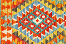 Carica l&#39;immagine nel visualizzatore di Gallery, Kilim Kaudani Lana Hand Made In Afganistan 117x82 CM (Galleriafarah1970)
