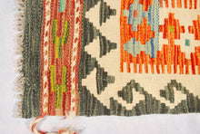 Carica l'immagine nel visualizzatore di Gallery, Kilim Kaudani Lana Hand Made In Afganistan 140x82 CM (Galleriafarah1970)
