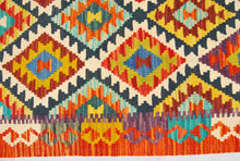 Lade das Bild in den Galerie-Viewer, Kilim Kaudani Lana Hand Made In Afganistan 123x78 CM (Galleriafarah1970)
