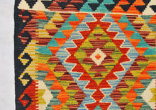 Carica l'immagine nel visualizzatore di Gallery, Kilim Kaudani Lana Hand Made In Afganistan 148x61 CM (Galleriafarah1970)
