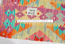 Carica l'immagine nel visualizzatore di Gallery, Kilim Kaudani Lana Hand Made In Afganistan 87X61 CM (Galleriafarah1970)
