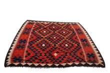 Lade das Bild in den Galerie-Viewer, Originale Kilim / Afganistan 190x180 CM (Galleriafarah1970)
