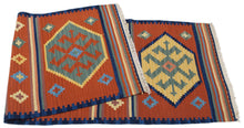 Lade das Bild in den Galerie-Viewer, kilim indiano moderno autentico originale 198x69 cm
