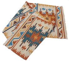 Carica l'immagine nel visualizzatore di Gallery, kilim indiano jalal autentico originale 198x69 cm
