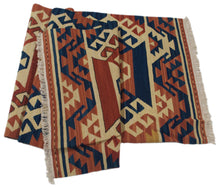 Carica l&#39;immagine nel visualizzatore di Gallery, kilim indiano moderno autentico originale 198x69 cm
