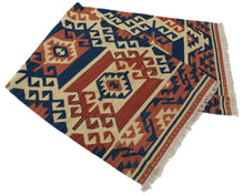 Carica l&#39;immagine nel visualizzatore di Gallery, kilim indiano moderno autentico originale 198x69 cm
