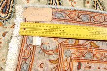 Carica l&#39;immagine nel visualizzatore di Gallery, Tappeto Kashan carpet Original Colors CM 385x283
