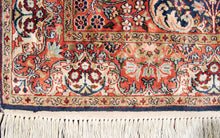 Carica l&#39;immagine nel visualizzatore di Gallery, Original Authentic Hand Made Carpet India Serinegar 152x90 CM
