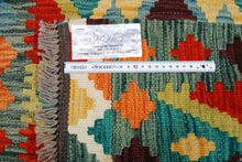 Carica l'immagine nel visualizzatore di Gallery, Kilim Kaudani Afganistan 90x63 CM (Galleriafarah1970) 
