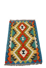 Carica l'immagine nel visualizzatore di Gallery, Kilim Kaudani Afganistan 92x62 CM (Galleriafarah1970) 
