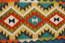 Carica l'immagine nel visualizzatore di Gallery, Kilim Kaudani Afganistan 92x62 CM (Galleriafarah1970) 
