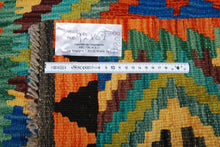 Carica l'immagine nel visualizzatore di Gallery, Kilim Kaudani Afganistan 92x62 CM (Galleriafarah1970) 
