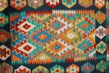 Lade das Bild in den Galerie-Viewer, Kilim Kaudani Afganistan 115x80 CM (Galleriafarah1970) 
