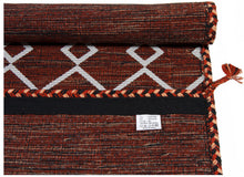 Carica l'immagine nel visualizzatore di Gallery, Kilim atentico, originale e fatto a mano 140x70 CM
