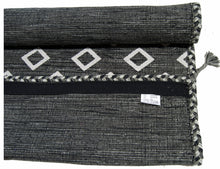 Carica l'immagine nel visualizzatore di Gallery, Kilim autentico, originale e fatto a mano 140x70 CM
