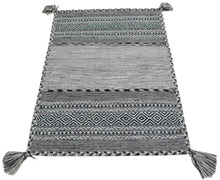 Load image into Gallery viewer, Kilim Lory tribal 100% Cotone, indiano, fatto a mano 90x60 cm
