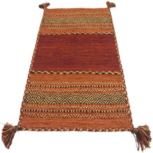 Lade das Bild in den Galerie-Viewer, Kilim Lory tribal 100% Cotone, indiano, fatto a mano 130x65 cm
