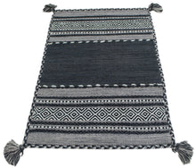Carica l&#39;immagine nel visualizzatore di Gallery, Kilim Lory tribal 100% Cotone, indiano, fatto a mano 150x90 cm
