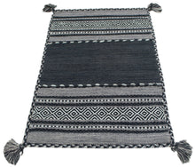 Carica l'immagine nel visualizzatore di Gallery, Kilim Lory tribal 100% Cotone, indiano, fatto a mano 150x90 cm
