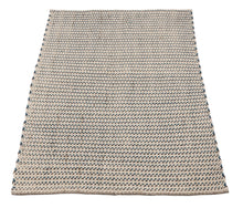 Carica l&#39;immagine nel visualizzatore di Gallery, Elegant Original Authentic Hand Made Carpet 200x140 CM
